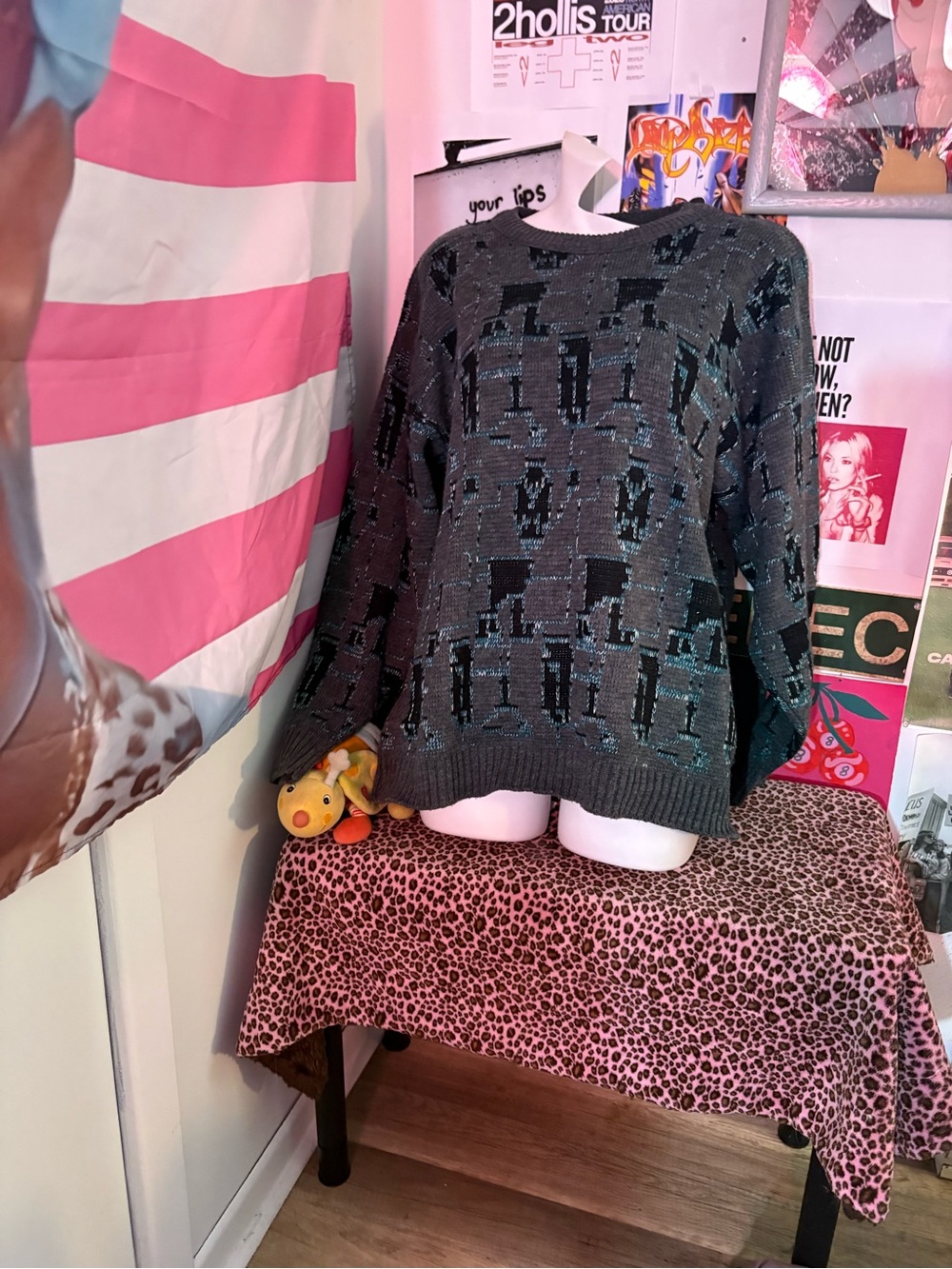 Women’s Charcoal Gray Patterned Knit Sweater